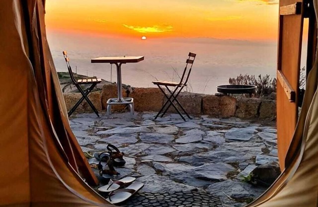 Unique stargazing escape with ocean view