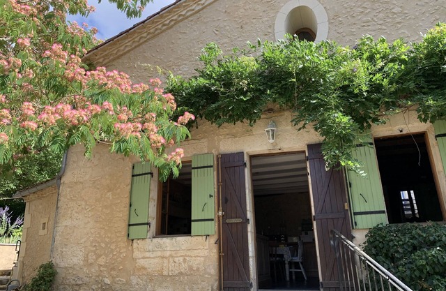 Unique Traditional French Farmhouse with private pool in rural Dordogne