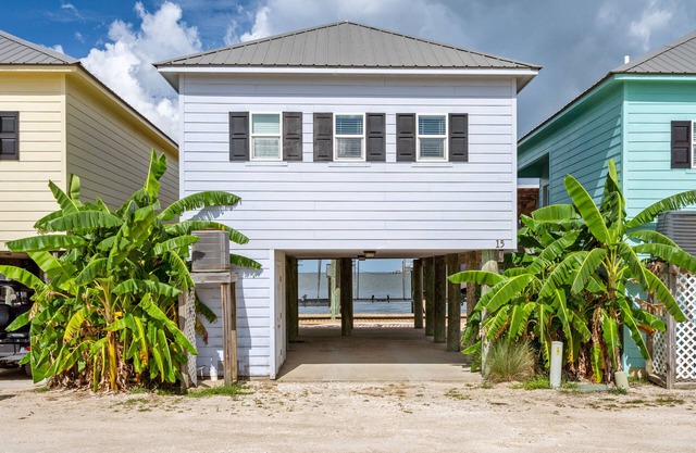 Unit 043 - Fish Camp 015 - Pool - Community Boat Ramp - Cute as can be!