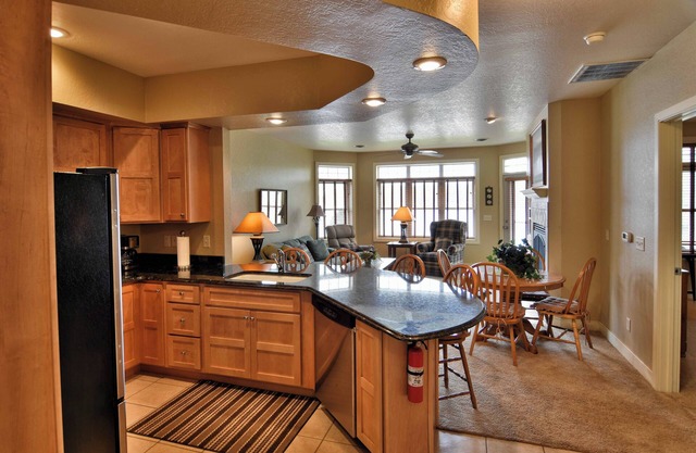 Unit 411a 1 BD/1 BA Condo