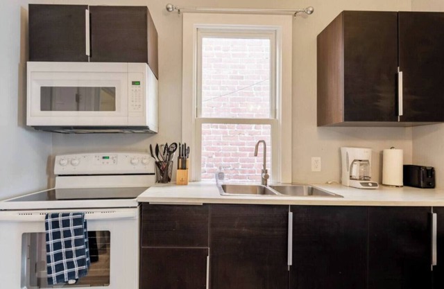 UNIT #5 1-bedroom/1-bath 500 sq. ft suite with Parking & 3 Beds including a full kitchen