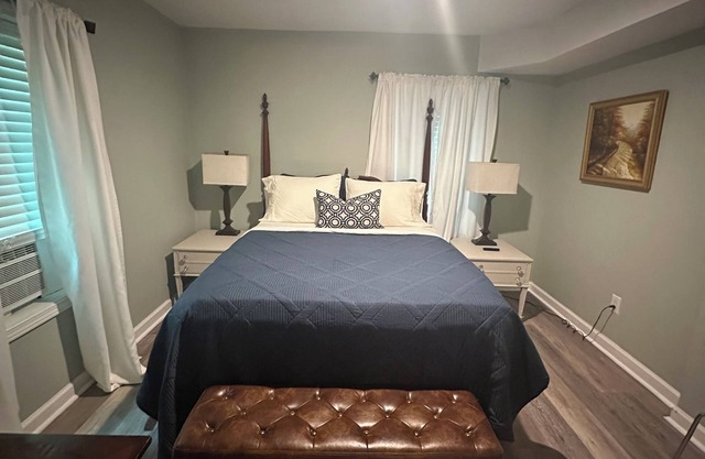 University Creek is a one bedroom apt. 3.5 miles from UNC on a small creek.