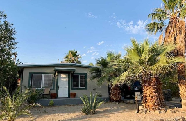 Unobstructed MOUNTAIN VIEWS, 3 minutes to Joshua Tree NP.
