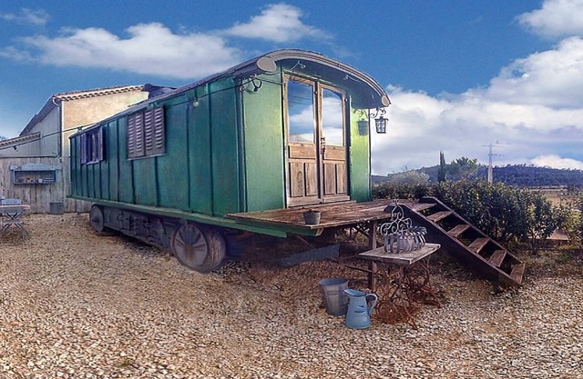 Unusual night in an authentic gypsy caravan overlooking the Cévennes mountains