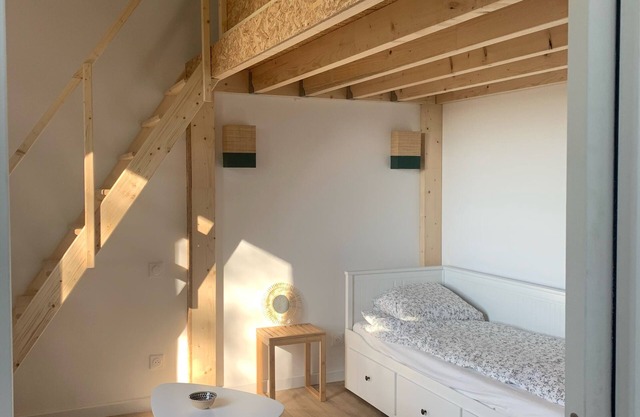 Unusual apartment with roof terrace: Mary le Roi forest balcony