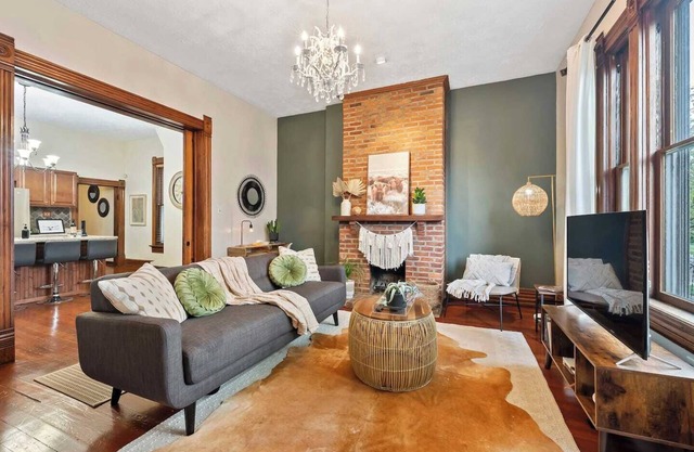 Unwind and relax in this idyllic Short North hangout.