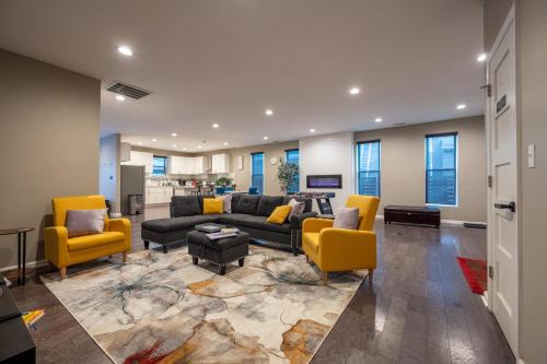 Unwind Entertain Explore: Downtown Indy