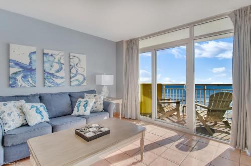 Updated 1 BR Oceanfront Condo in Baywatch!