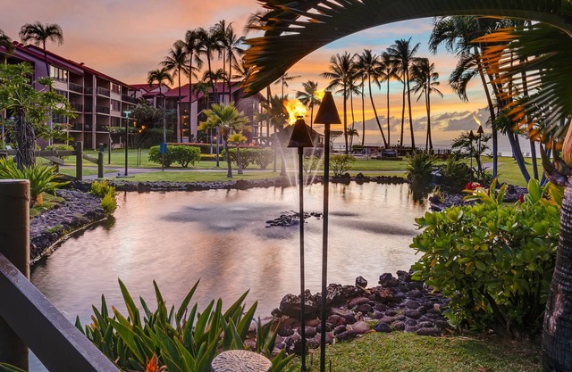 Updated and Air conditioned Condo in an Ocean front complex in Kaanapali Beach