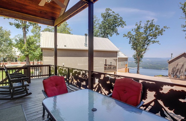 Updated Bryant Cabin w/ Hot Tub & Lake Views!