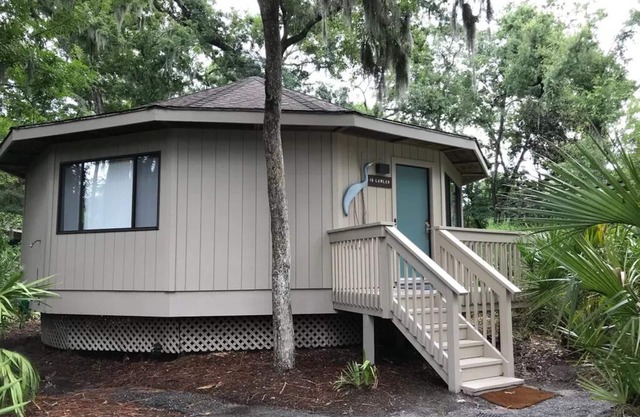 Updated Coastal Bungalow in Night Heron – Walk to the Beach, Pet-Friendly