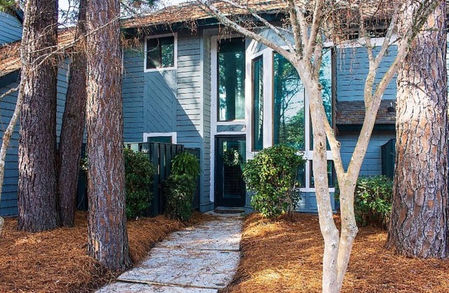 Updated Condo centrally locatedn