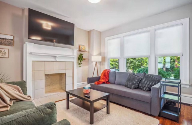 Updated Historical Home Downtown - Sunroom & Yard! Perfect for Families & Groups