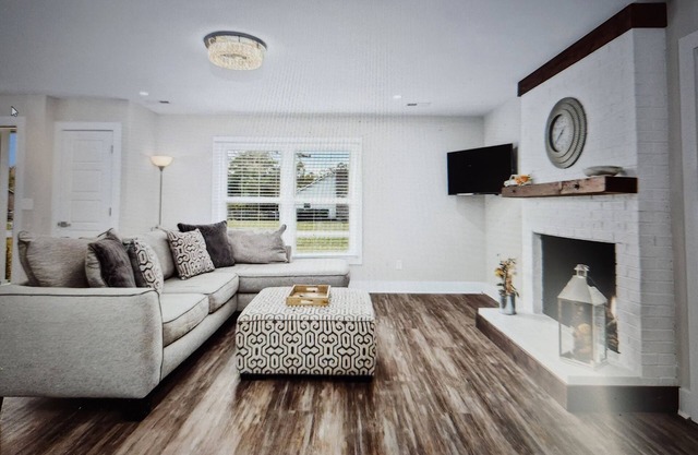 Updated home.3 bdrm, 2.5 bath, w/d, spacious yard, off-street parking for 3 cars