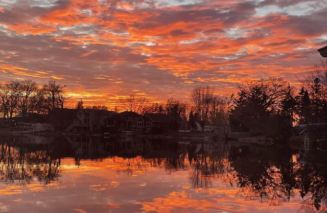 Updated private lake home-minutes from Fond du Lac, 20 minutes from EAA.