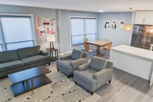 Updated Spacious Home Near Northwestern University