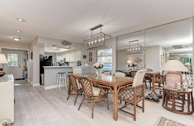 Updated Villa Condo -Steps to Beautiful White-Sand Beach