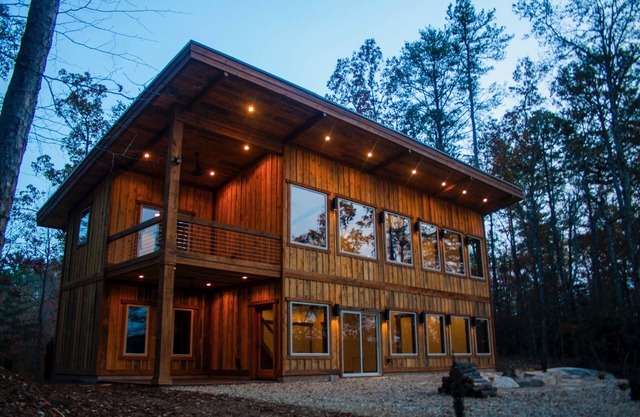 Upper Lake Keowee Waterfront! Covered Dock/Jetports. Mountain Serenity.