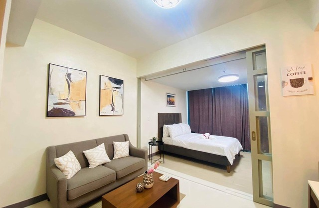 Upscale 1 bedroom at the heart of Uptown Bonifacio, BGC