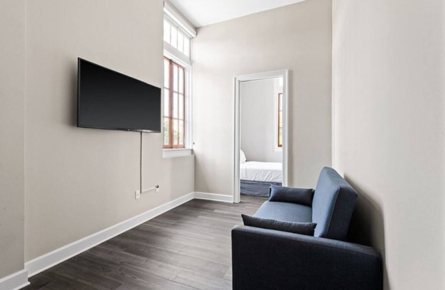 Upscale 1BR Retreat Next to the French Quarter