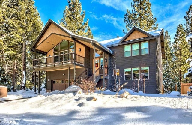 Upscale Air Conditioned South Lake Tahoe Retreat