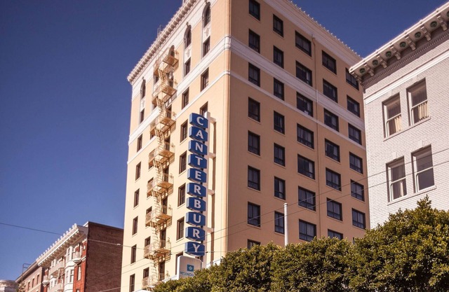 Upscale and located in Down Town San Fran close to Alcatraz and Golden Gate Bridge