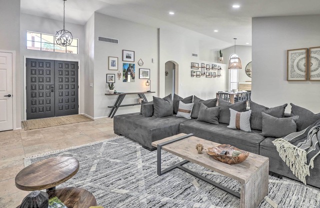 Upscale Home w/ Pool < 5 Mi to TPC Scottsdale!