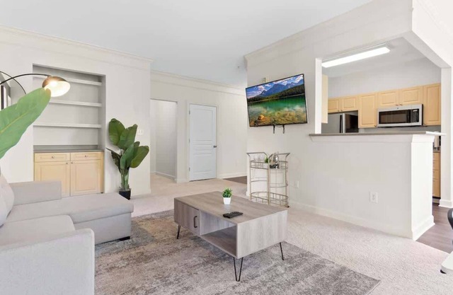 Upscale King 2BR Suite Mins to Downtown Raleigh!