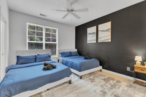 Upscale King 2BR Suite Mins to Downtown Raleigh!