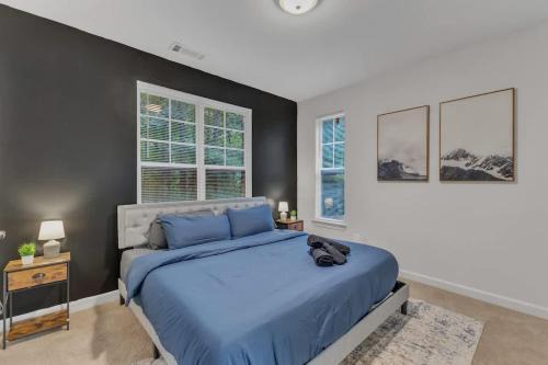 Upscale King 2BR Suite Mins to Downtown Raleigh