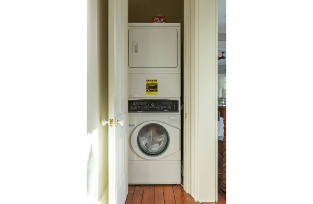 Upscale Stylish 2b/2b Downtown near Upper King St.