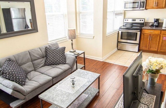 ✅ Uptown 23rd District ☘ Walkable80 & Fast WiFi