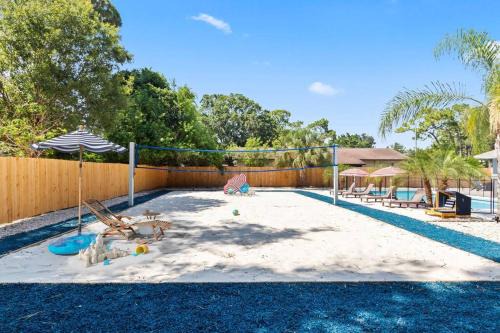 Urban Escape Artificial Beach W Volleyball Pit