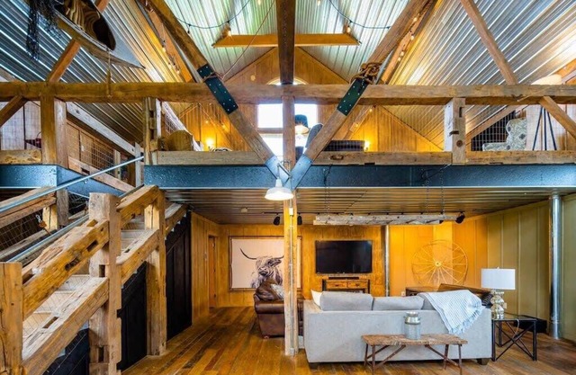 -Urban Farmstead & Rec Barn