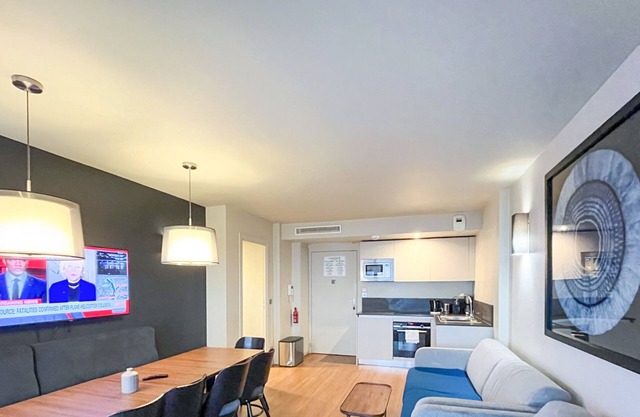 Urban Flat 132 - Beautiful 4 BDR Flat in Montorgueil