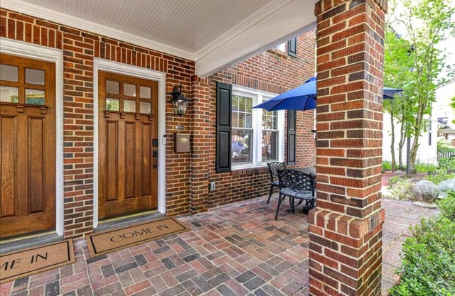 Urban Oasis Near the Park (R)