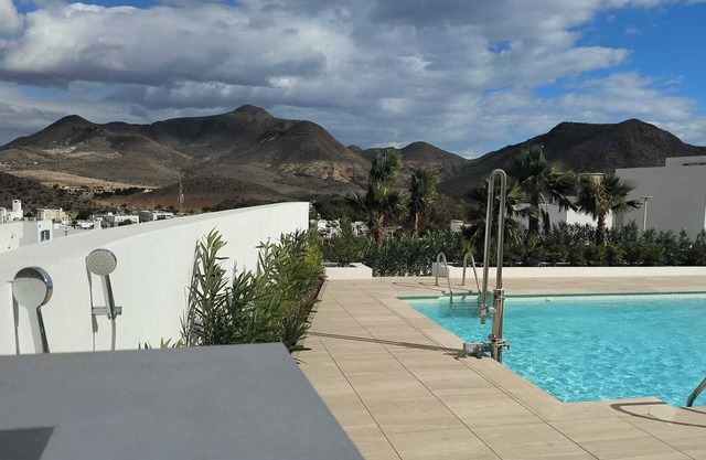 Urbanization with swimming pool and gym. BBQ and private solarium. Panoramic views.