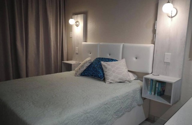 Uvongo Chalet 11 Room 289