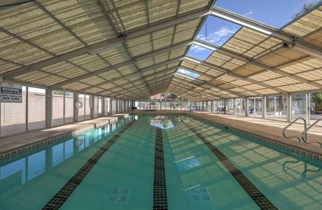 V 19-20| 2 Homes * Pool * Hot Tub * Pickleball