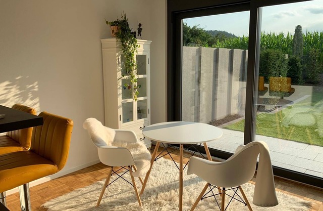 Vacation apartment with separate entrance