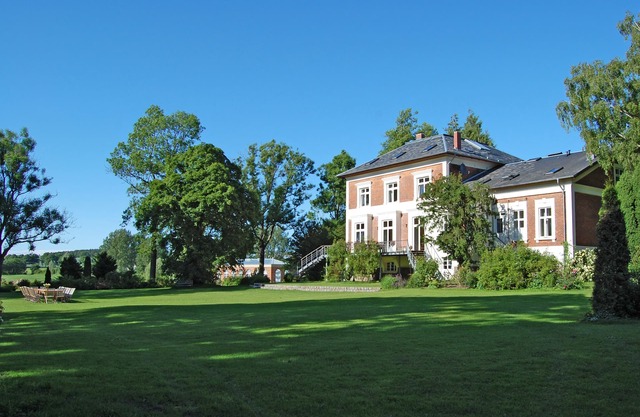 Vacation apartment in a historic manor amidst rustic nature