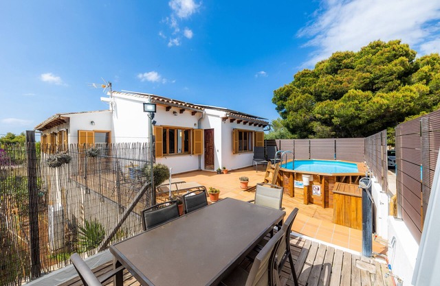 Vacation Home Villa Rosers with Pool, Wi-Fi, A/C & Terrace