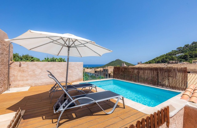 Vacation Home "Can Binitu" with Sea View, Mountain View, Balcony, Garden & Pool