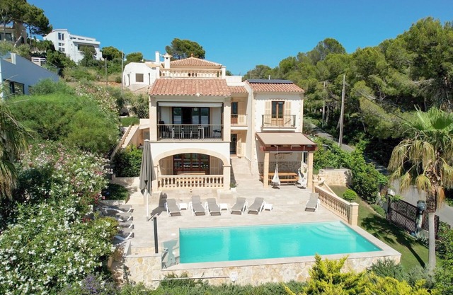 Vacation home for 14 guests with 400m² in Cala Ratjada (146570)
