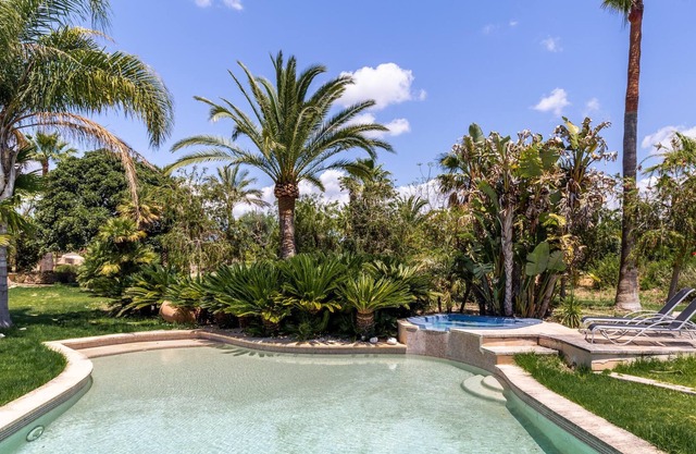 Vacation Home "Le Petit Paradis" with Mountain View, Pool, Wi-Fi, A/C, Jacuzzi, Terrace & Garden