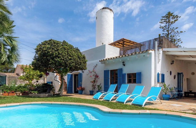 Vacation Home “Molino Son Moll” with Pool, Wi-Fi, Balcony, Garden & Terrace
