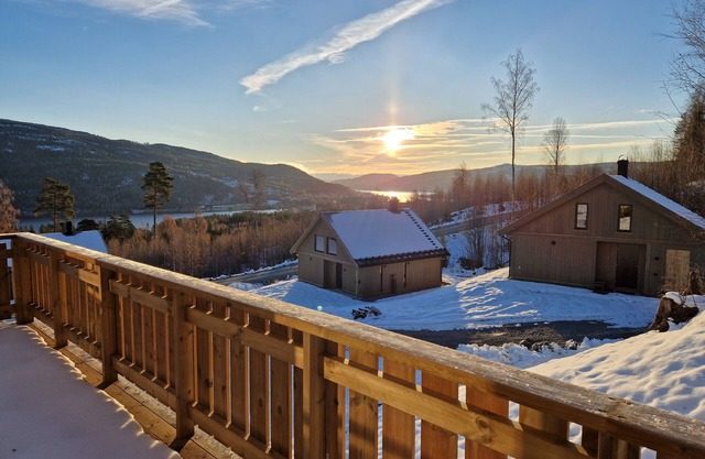 Vacation home near Norefjell ski, golf course and Lake Noresund. Super view!