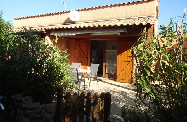 Vacation home Plate Gruissan Ayguades: 2 bedrooms, 2 bathrooms, 2 terraces, pool
