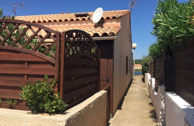 Vacation home with direct access to the sea