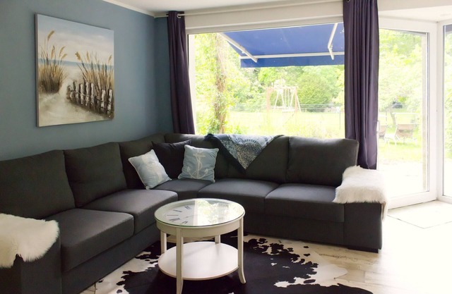 Vacation in peace & nature - apartment on the Bodden with fenced plot. & water access